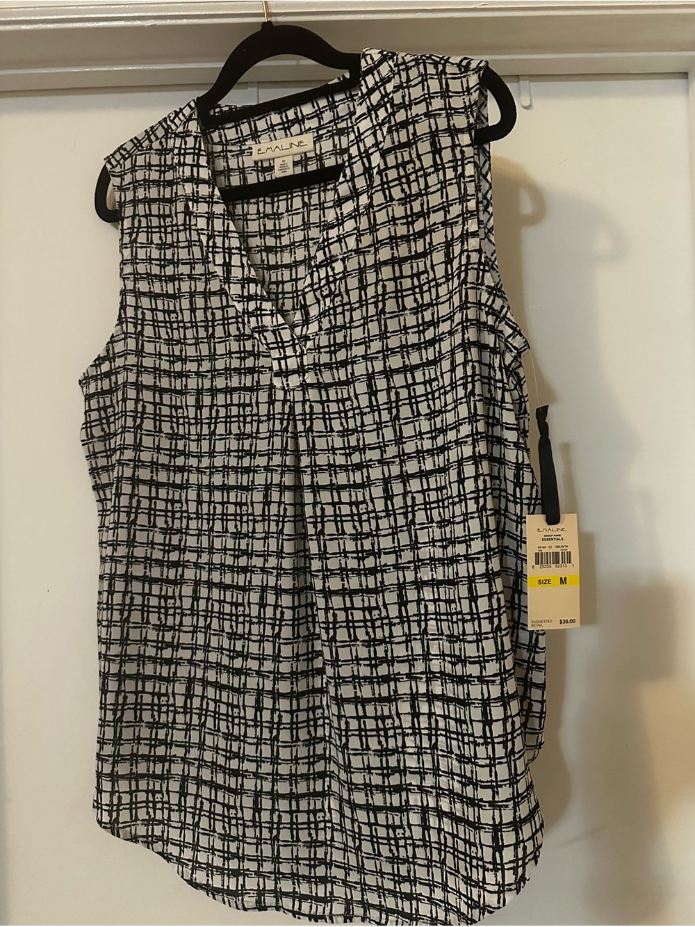 Emaline Black and White Sleeveless V-Neck Blouse, Size M NWT